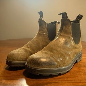 Blundstone #1615 Dark Olive Suede size 7.5 AUS/UK